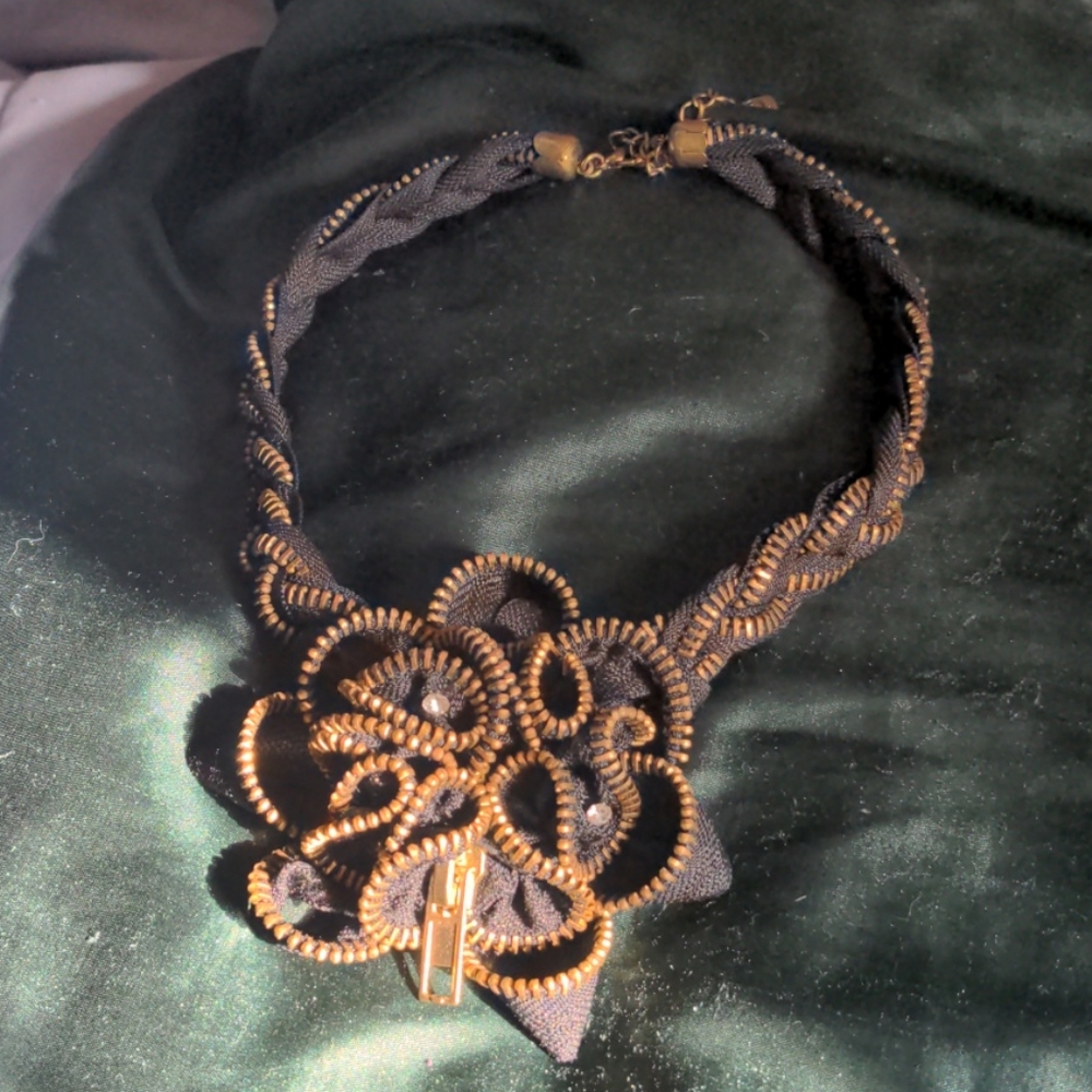 Zipper necklace